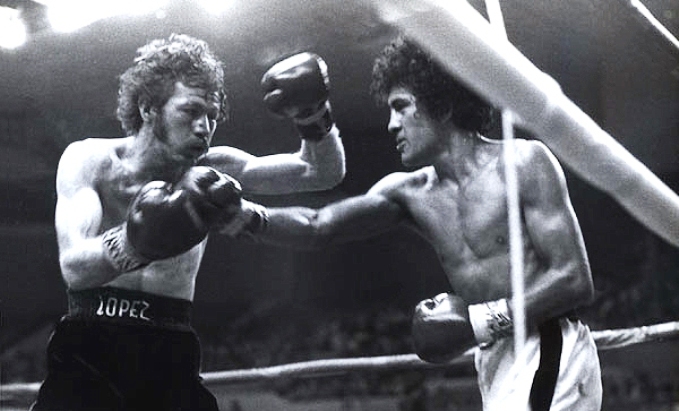 Salvador Sanchez vs. Danny Lopez
