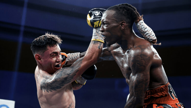 Eduardo Hernandez vs. O'Shaquie Foster