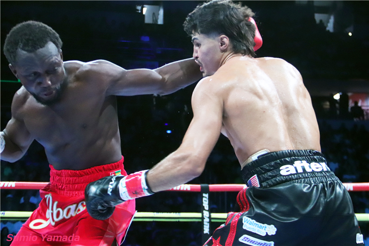 Xander Zayas vs. Abass Baraou