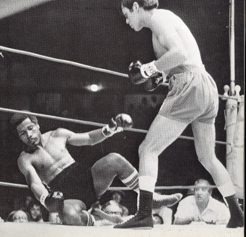 Pipino Cuevas vs. Angel Espada